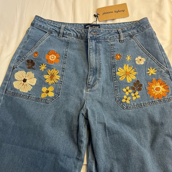 Wilder Than Flowers Embroidered Wide-Leg Jeans - Picture 5 of 6